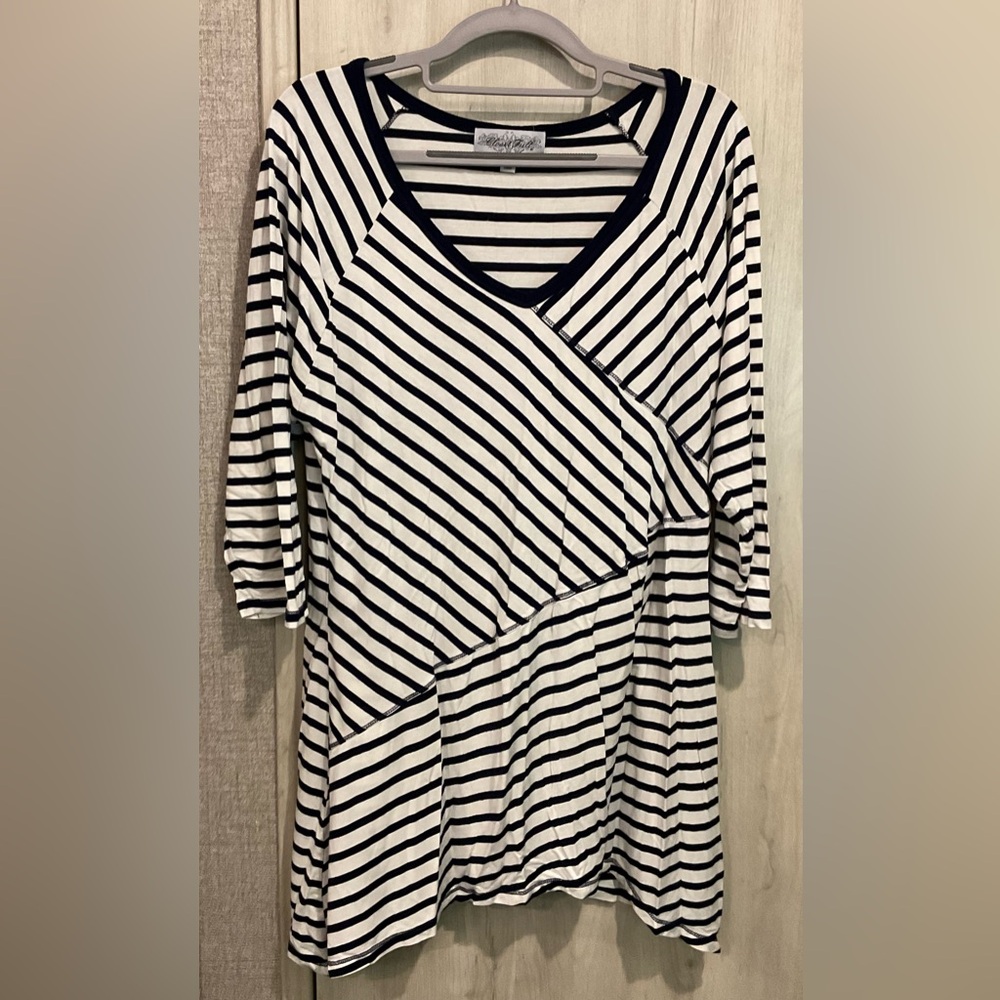 Closet Full Womens 3/4 Sleeve Blue/white Striped V Neck Tunic Size L